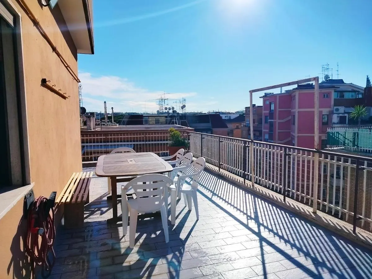 Avellini - Delightful And Spacious Apartment With Terrace - Near Metro A Cornelia Roma 0*,  Itália
